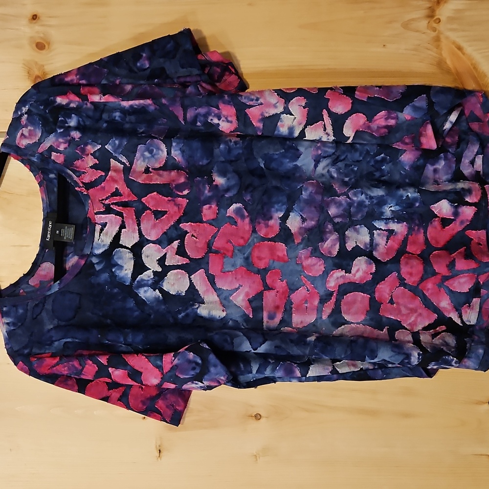 NWOT Karen Kane Short Sleeve Burnout Shirttail Top Bright Pink Blue Geo Size 2X